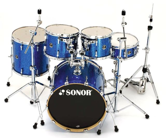 blank The toms are all standard lengths, while the bass drum is an unusual 17½" deep